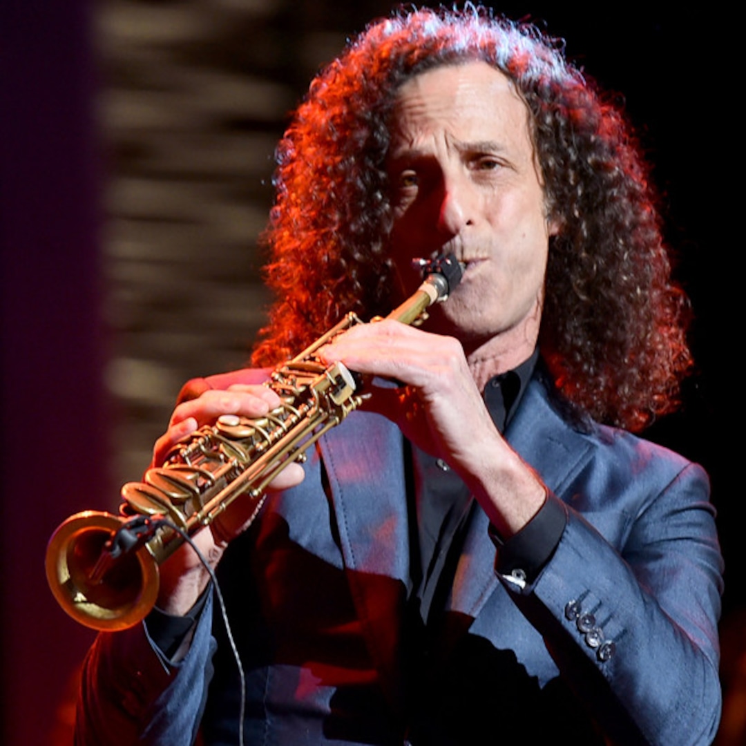 Saxophonist Kenny G Surprises Travelers With Mid-Flight Concert - E! Online